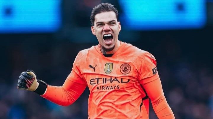 Ushirikina wangu pekee ni kwamba nimevaa boxer moja kwa miaka 8 – Ederson, kipa wa City