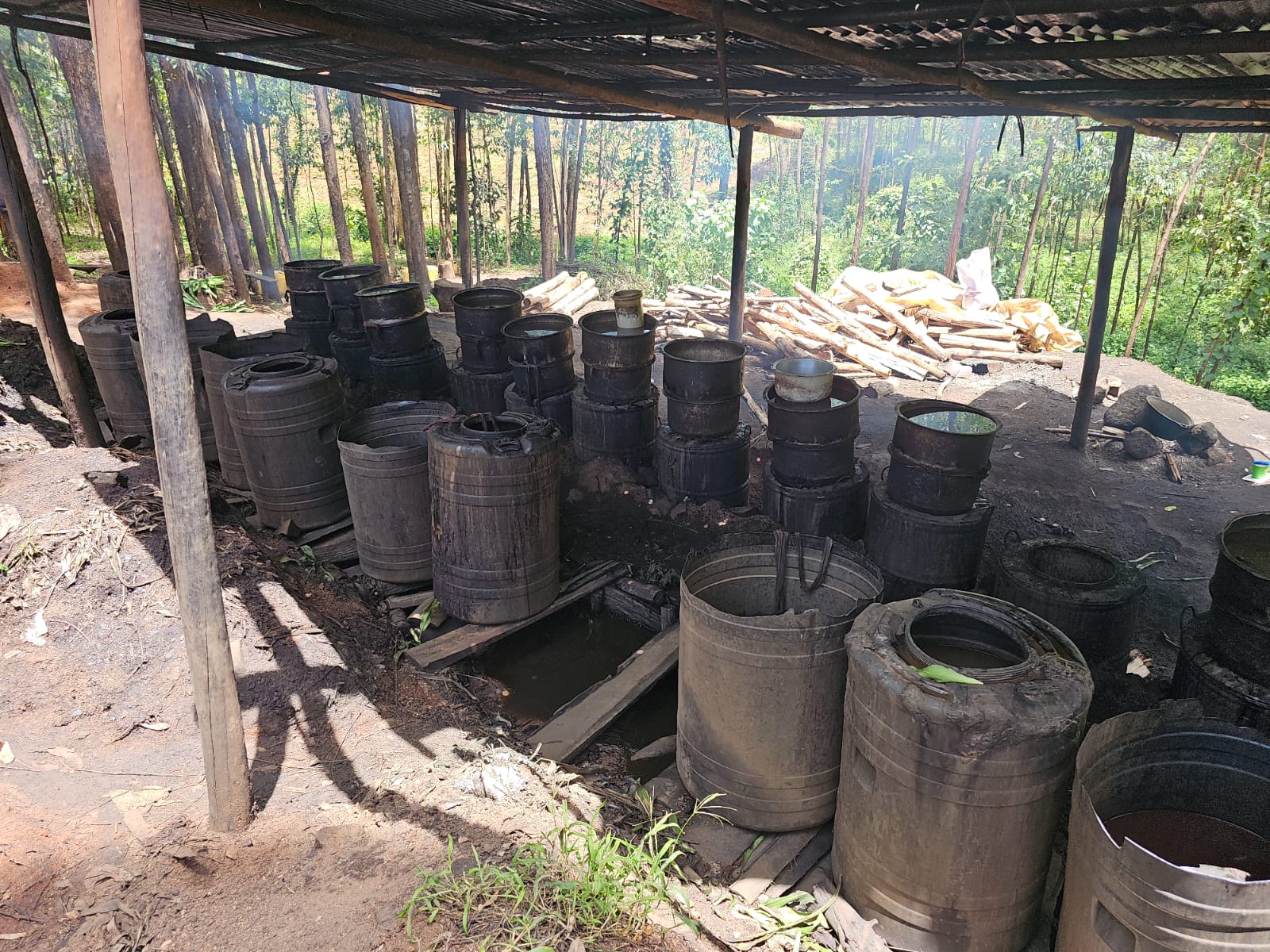 Four injured in chang'aa distillery explosion