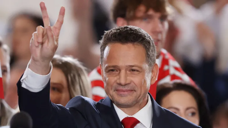 Warsaw's liberal mayor leads Polish presidential vote – exit poll