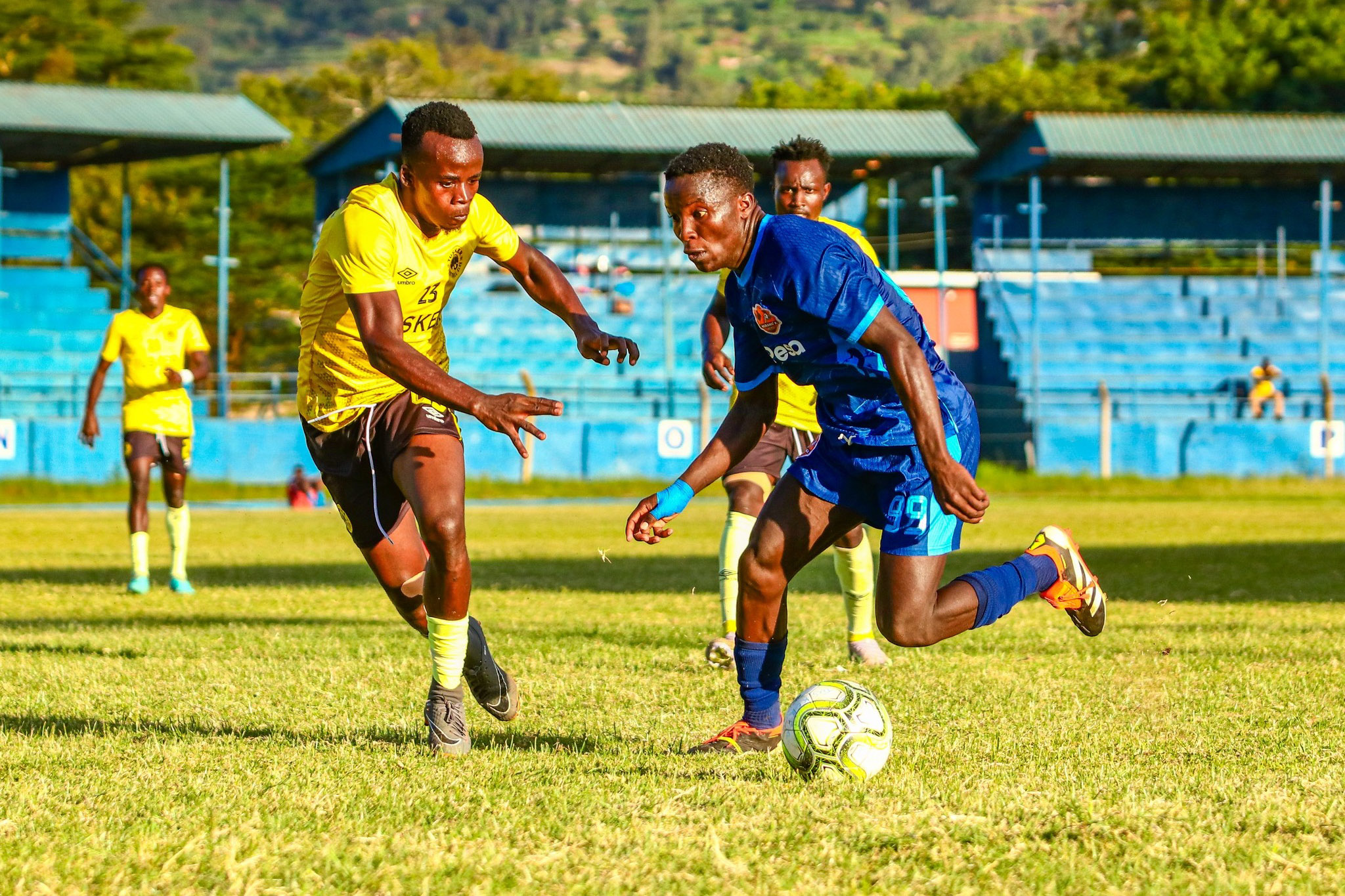 Murang'a Seal Victor Haki (R) tries to go past Tusker's Collins Odhiambo/ HANDOUT