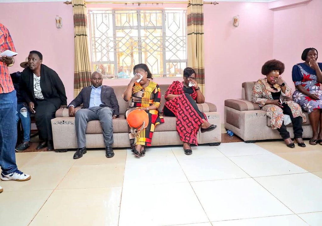 The big disconnect: Kenyans shrug, delight at leaders’ woes