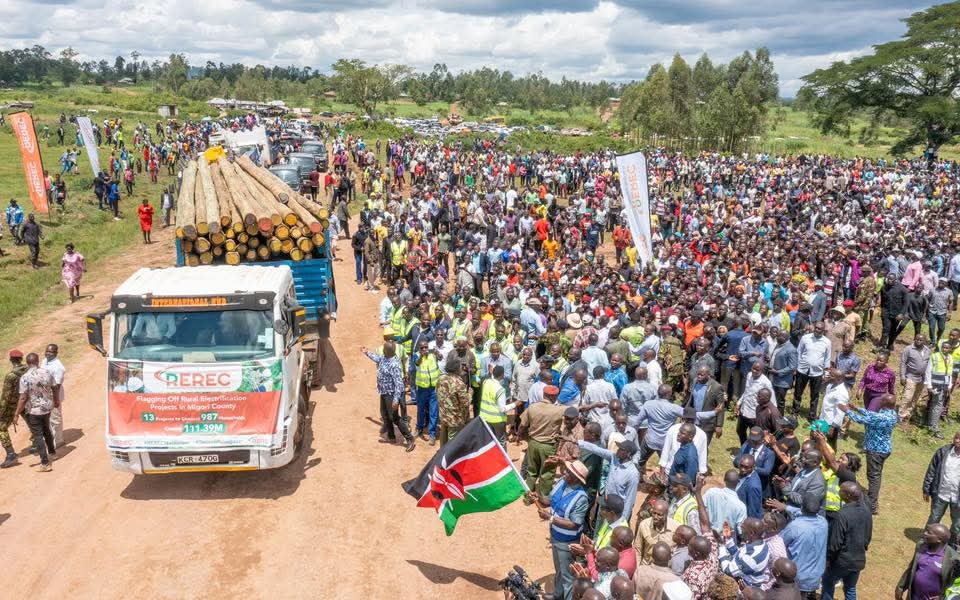 [PHOTOS] Ruto flags off electicity materials in Migori