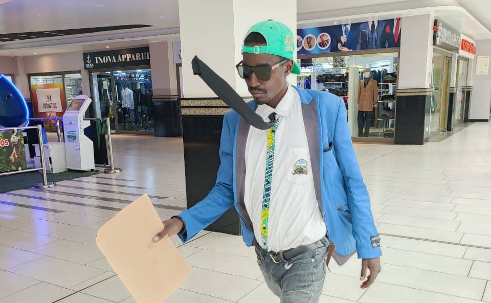 Kenyan Statue Man's Secret: How Collins Ekutan Stands for 15 Minutes