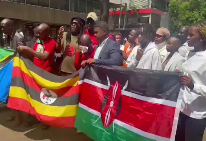 Boniface Mwangi's wife breaks into tears as activists call for his release