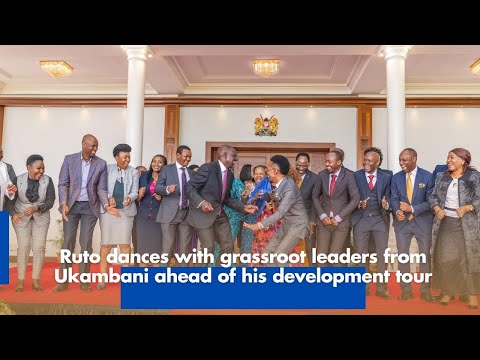Ruto dances with grassroot leaders from Ukambani ahead of his development tour