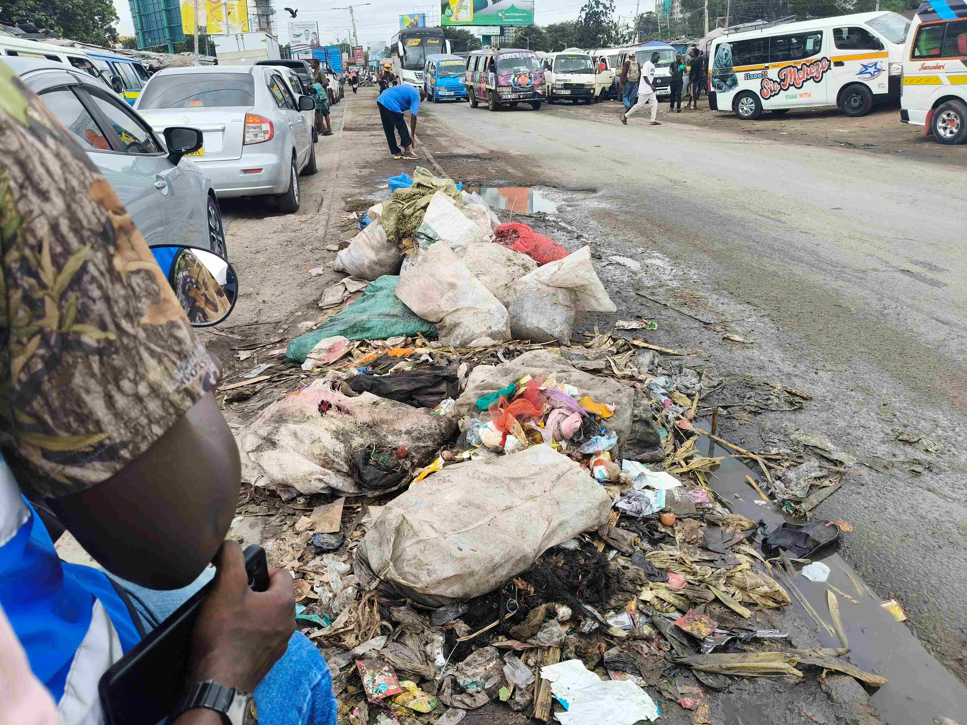 Improper waste collection fuels outbreak of cholera