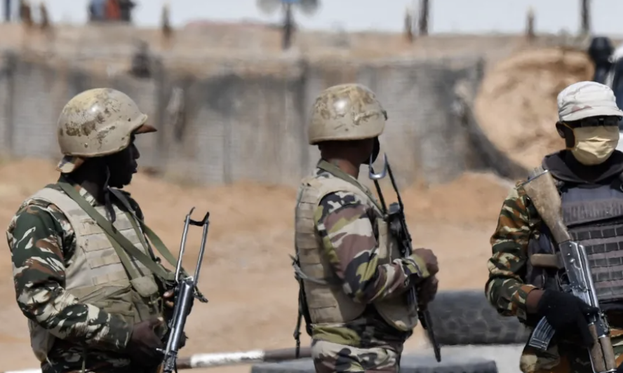 Jihadists on 200 motorbikes storm Niger army base