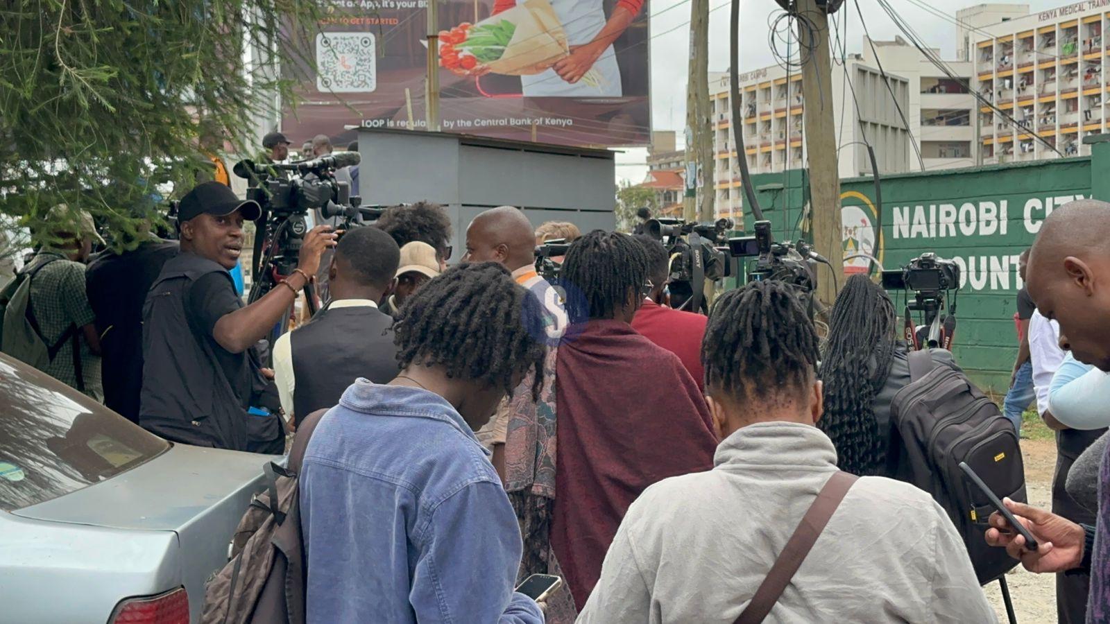 [PHOTOS] Journalists camp outside City Mortuary over Ojwang's death