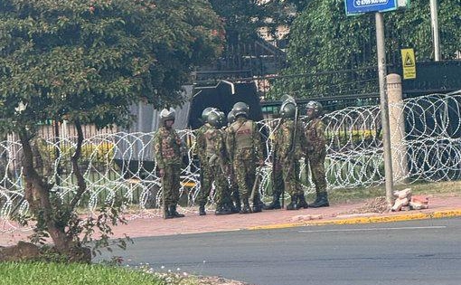State House Sealed Off Amid Protesters 'Lunch in State House' Threat