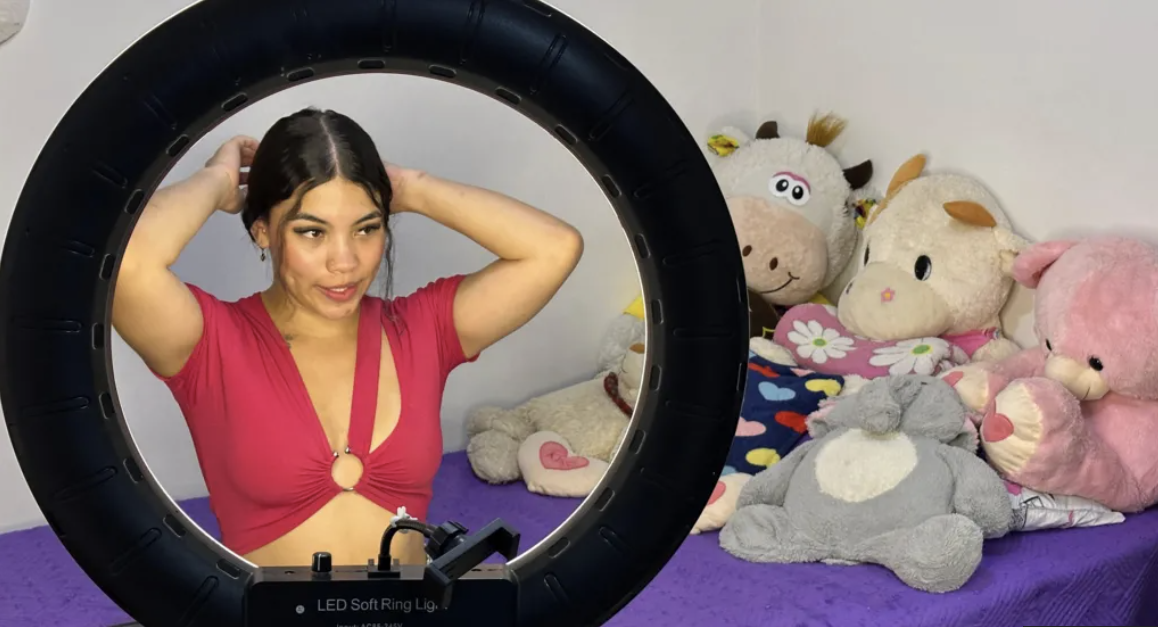 Sexcam industry recruited us while we were schoolgirls, say models