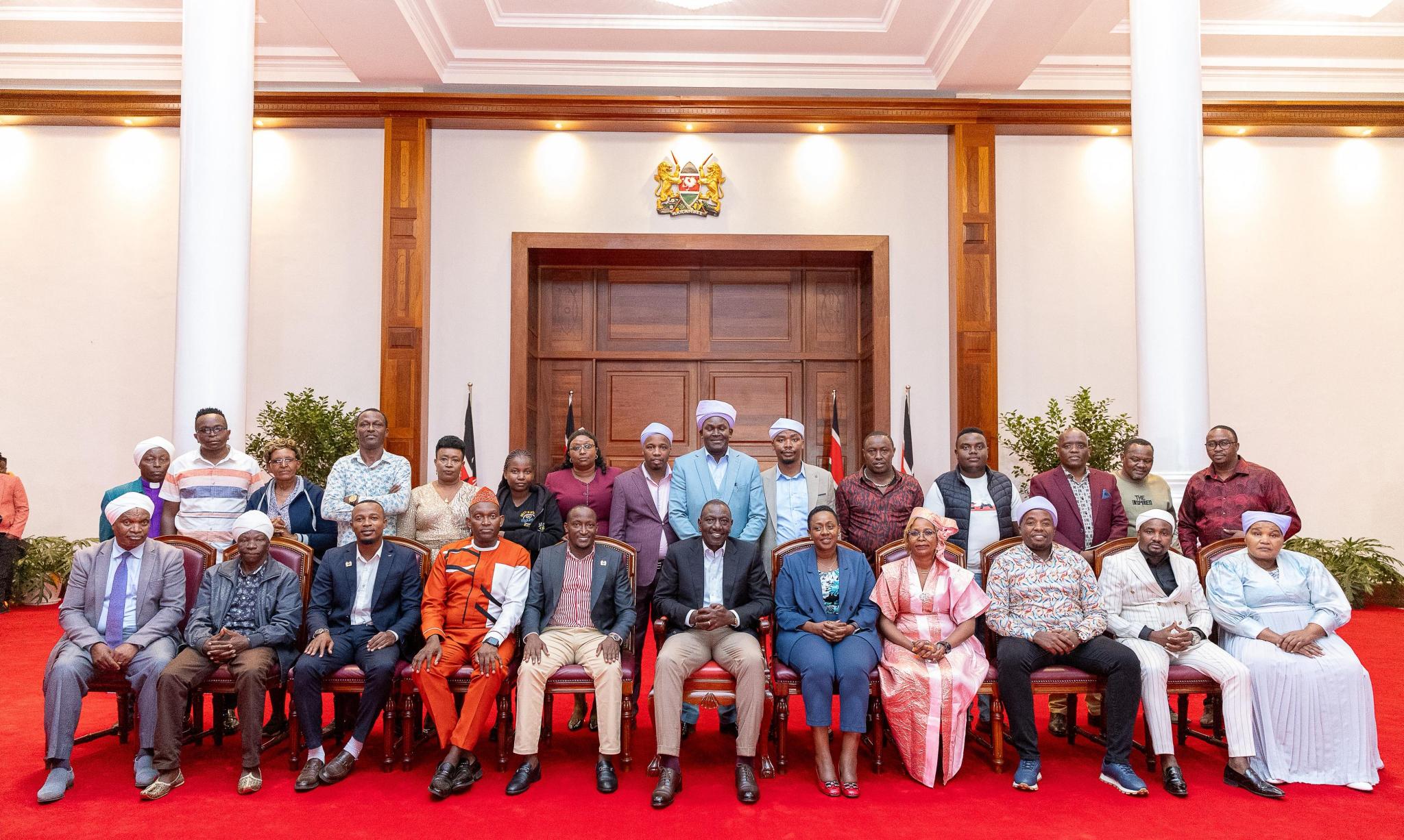 [PHOTOS] Ruto hosts artistes at State House, Nairobi