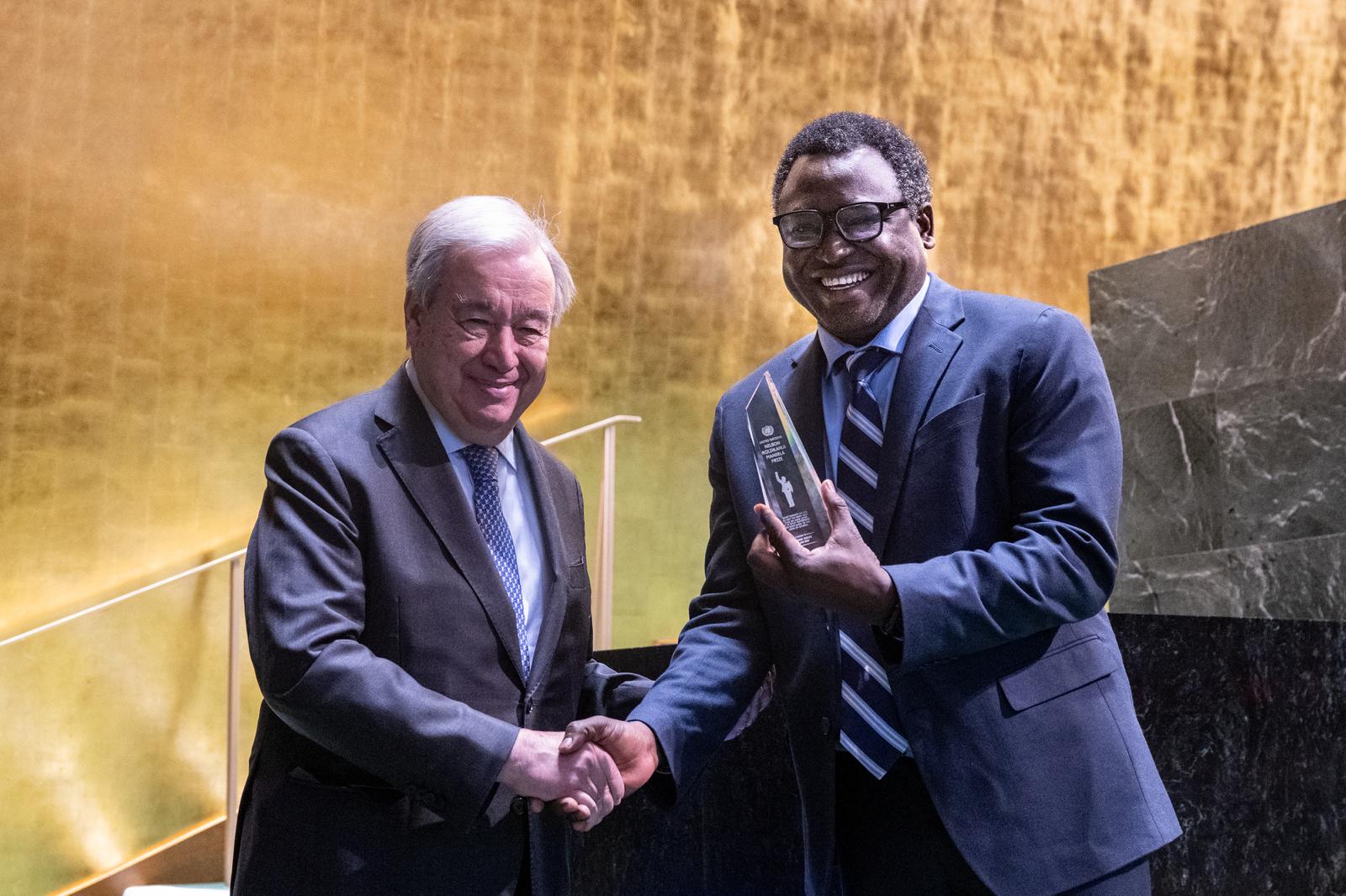 Hotshot of the Week: Odede had a dream, now he’s Mandela Laureate