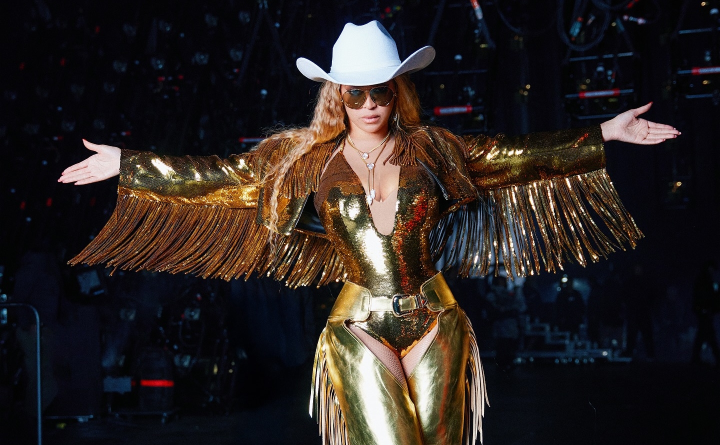 Kelly Rowland and Michelle Williams Join Beyoncé Onstage