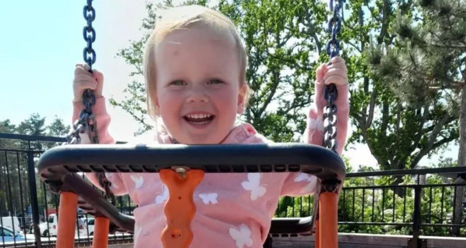 Mother admits manslaughter of daughter in pond