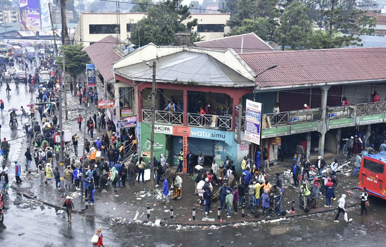 Traders clear out shops fearing a repeat of June 25