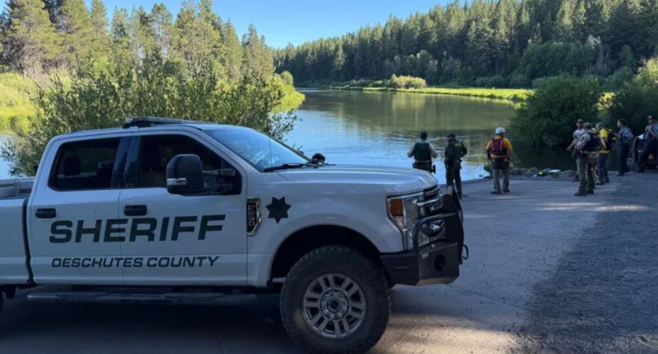 One killed after 6 swept over Oregon waterfall
