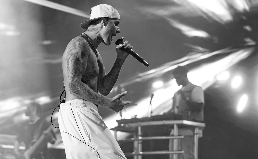 Justin Bieber Drops Surprise 7th Album ‘SWAG’