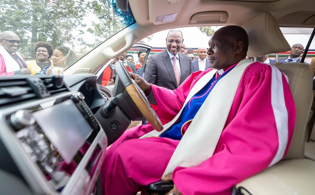 Machakos Residents Unimpressed by Ruto’s Lavish Car Gift
