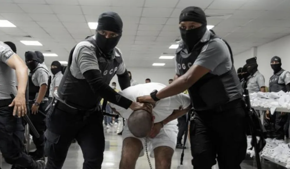 Migrants tortured in El Salvador, Venezuela says