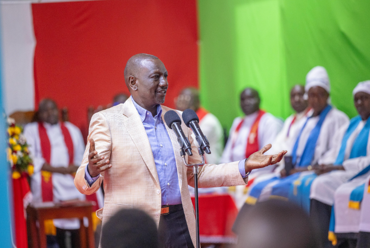 [PHOTOS] Ruto attends church at ACK St. Martins, Kariobangi