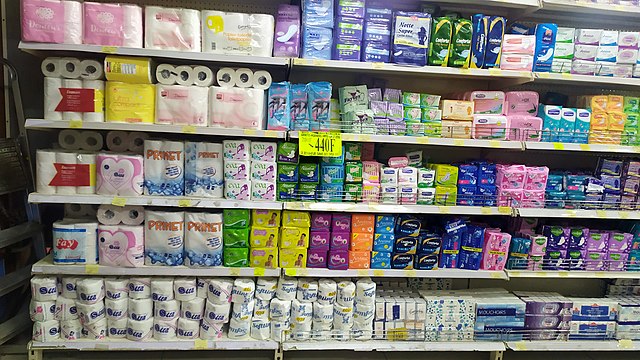 Thoughtful Ways Boyfriends Can Help During Her Period