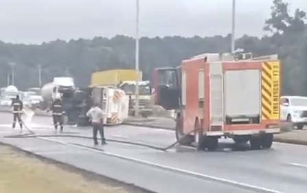 Gridlock as oil tanker overturns on Southern Bypass