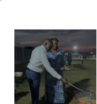 Ruto shows off cooking skills, fries fish in Homa Bay