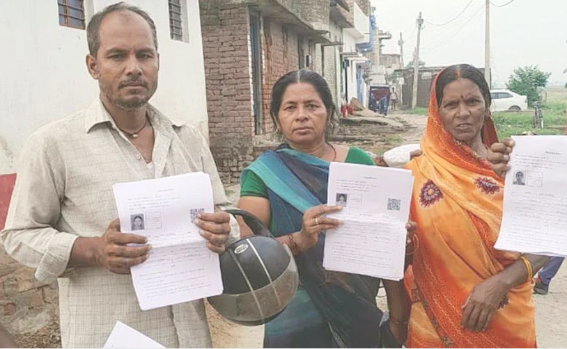 New voters list in Indian state includes wrong photos, dead people
