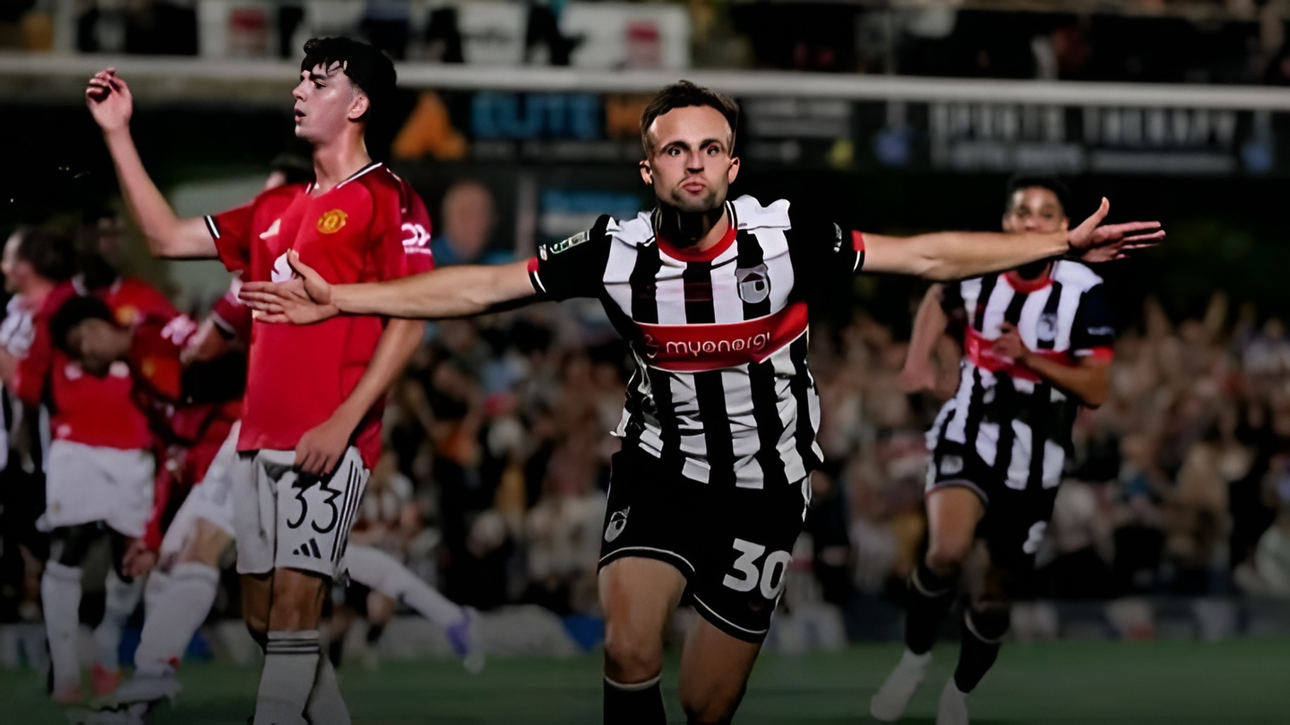 Manchester United Yaporomoshwa na Timu ya Daraja la Nne Grimsby Town
