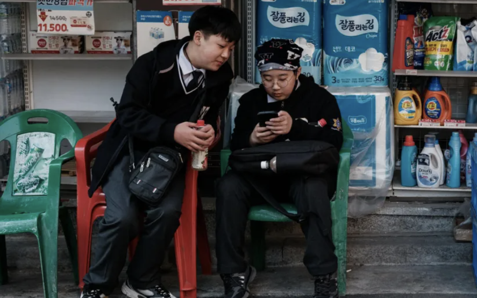 South Korea bans phones in classrooms nationwide