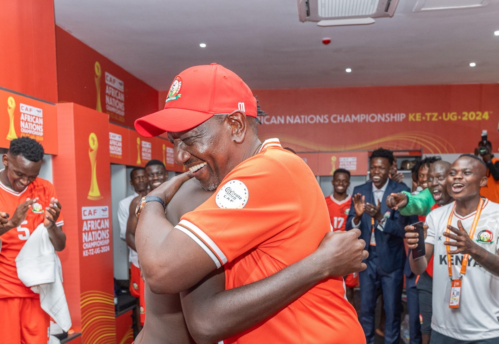 [PHOTOS] Ruto interacts with Stars players after match