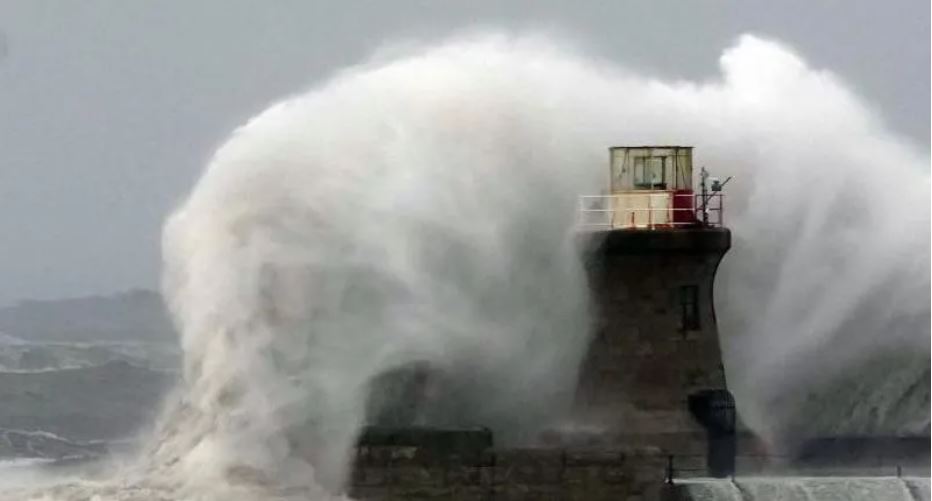 Amber warning issued ahead of Storm Floris
