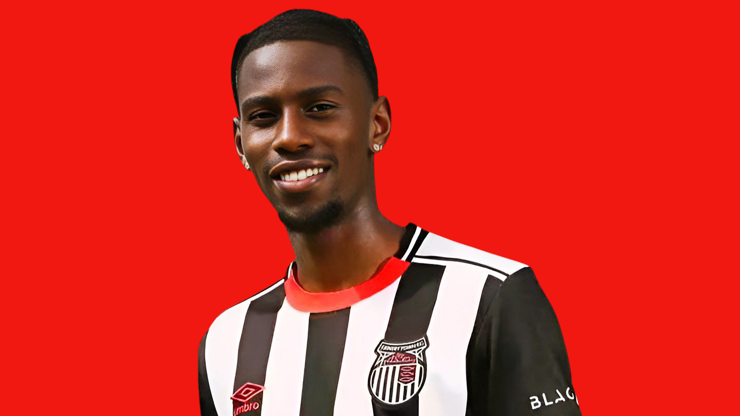 Grimsby Yatozwa Faini kwa Kumchezesha Clarke Oduor Dhidi ya Manchester United