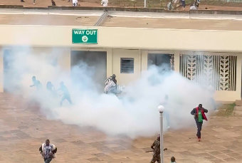 Tear gas as police clash with Gor Mahia fans