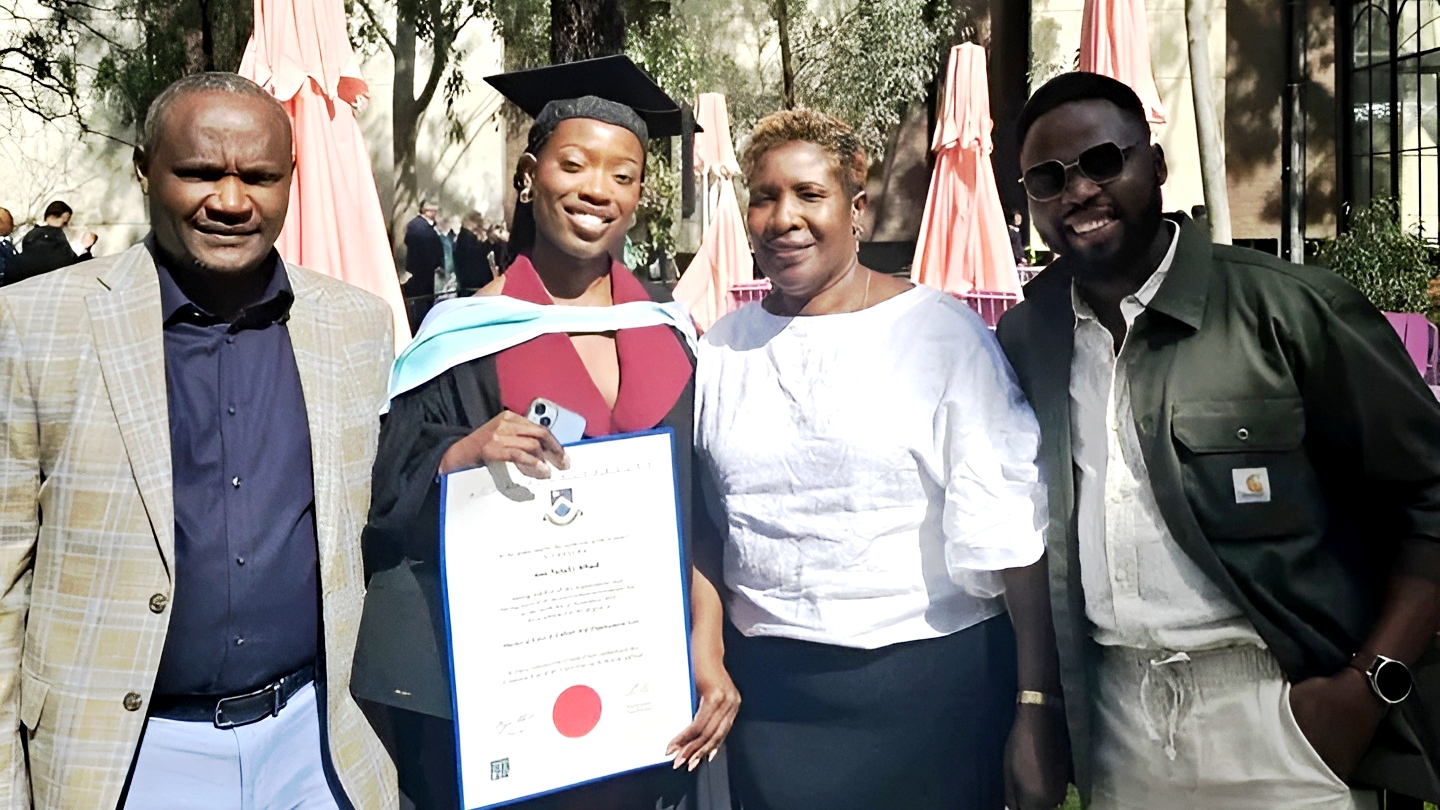 Mbadi Asherehekea Kuhitimu Kwa Binti Yake Kutoka Chuo Kikuu Cha Monash