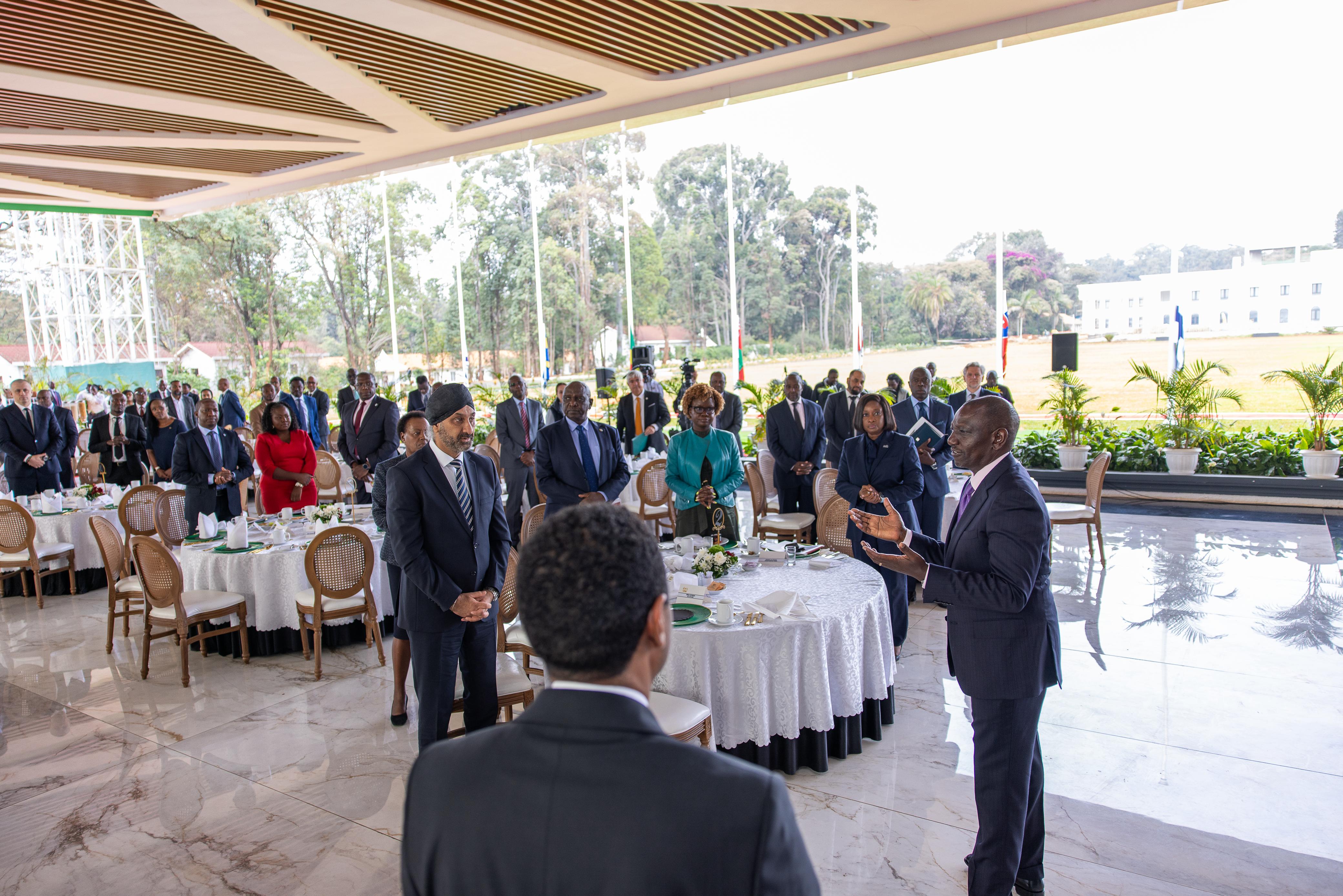 [PHOTOS] Ruto hosts FKF, private sector breakfast meeting