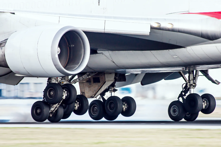 EXPLAINER: What you need to know about airplane tyres