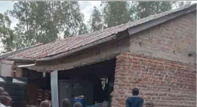 Teachers escape death after building collapses