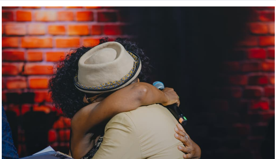 Kato Change overwhelmed as mother surprises him at Kenny G concert
