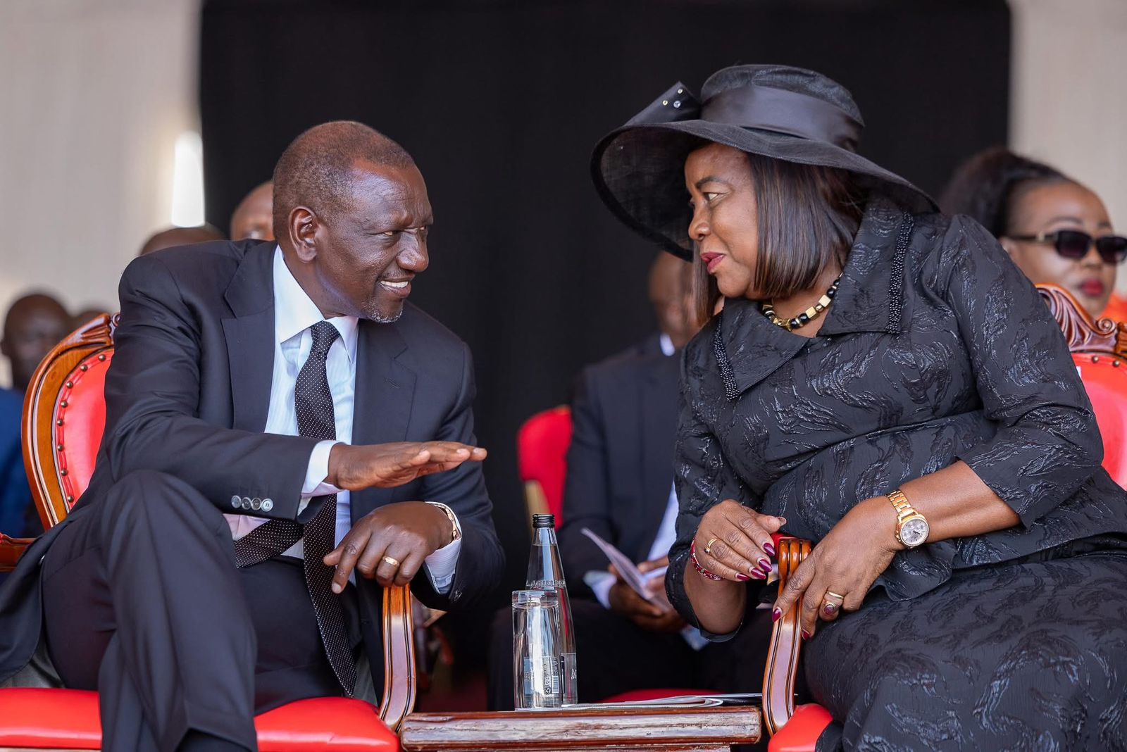 Military presents Kenyan flag to Mama Ida