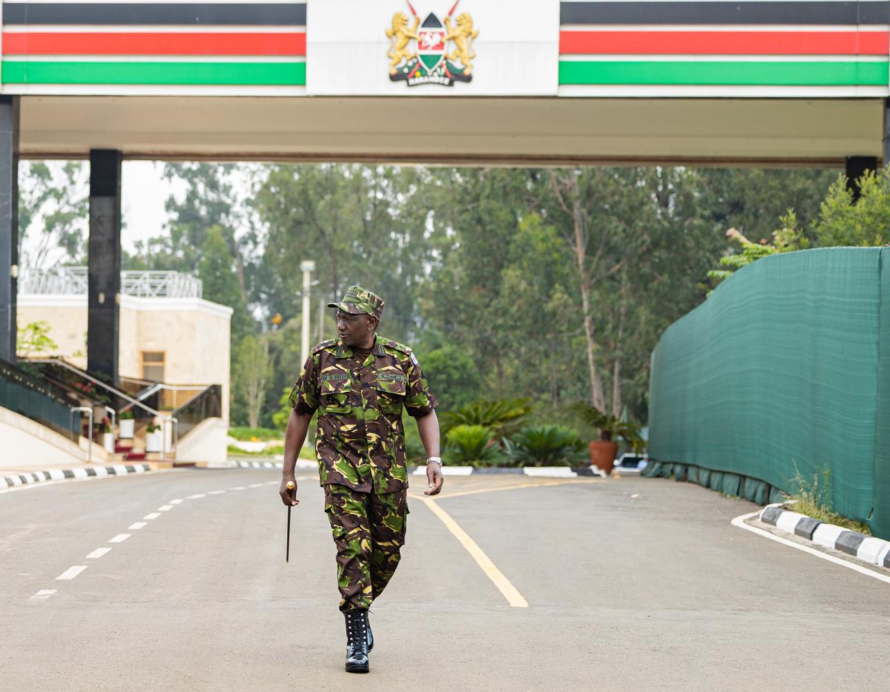 [PHOTOS] Ruto steps out in full military uniform