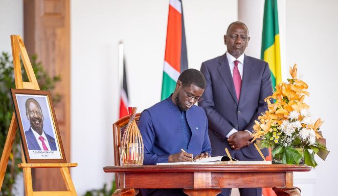 [PHOTOS] Senagal President Faye signs Raila's condolence book