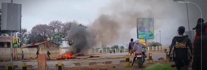 TZ stage protests at Namanga border