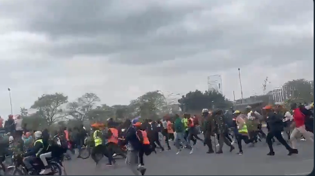 Crowds gather along Mombasa Road awaiting Raila's body