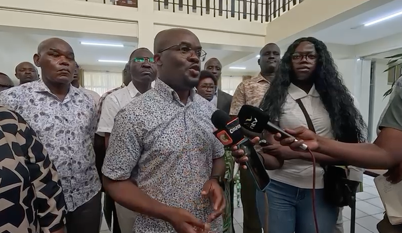 Kenya urges calm as protests erupt at Namanga border