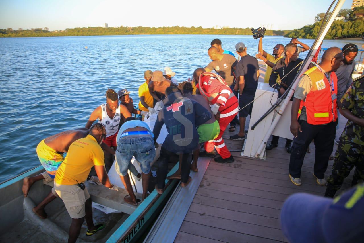 [PHOTOS] Divers retrieve body after Tudor boat tragedy