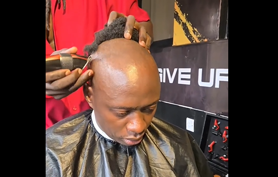 Obinna shaves hair in emotional tribute to Raila