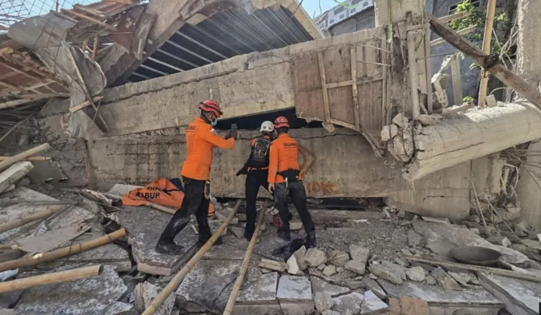 Death toll from Indonesia school collapse rises to 54
