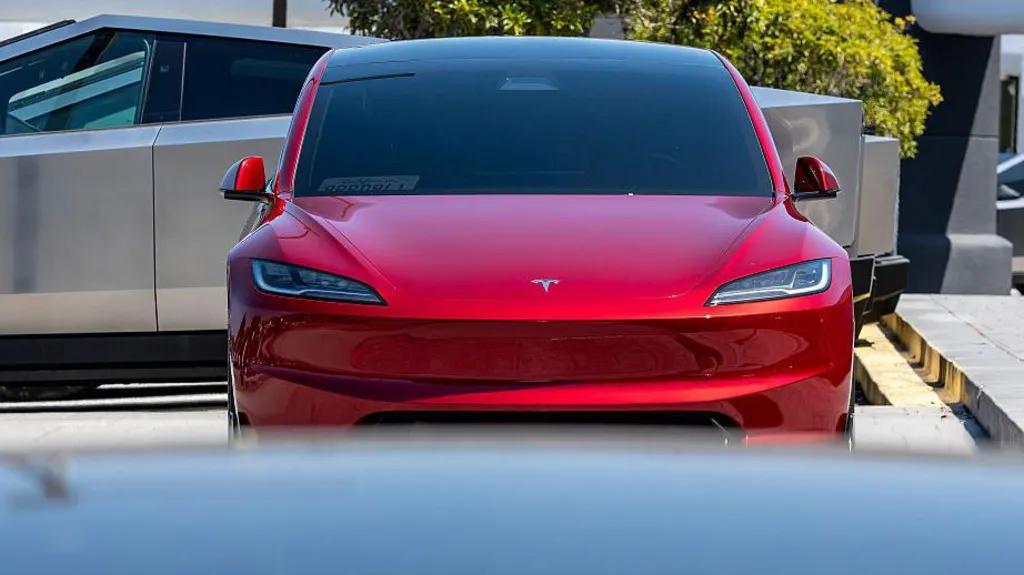 Tesla investigated over self-driving cars driving on wrong side of road