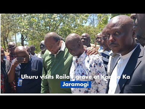 Uhuru visits Raila's grave at Kang'o Ka Jaramogi